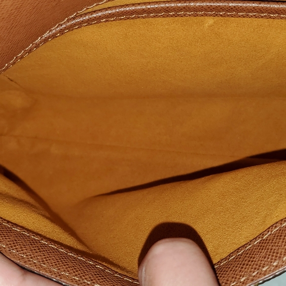 Lv Shoulder Bag - Picture 13 of 16